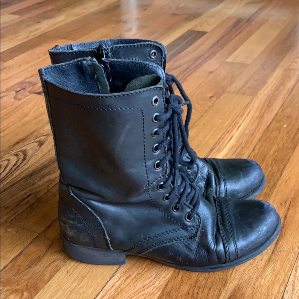 Black leather boots Steve Madden